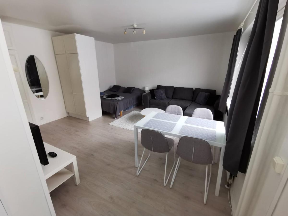 Cozy Apartment In The Center โรวานิเอมิ ภายนอก รูปภาพ